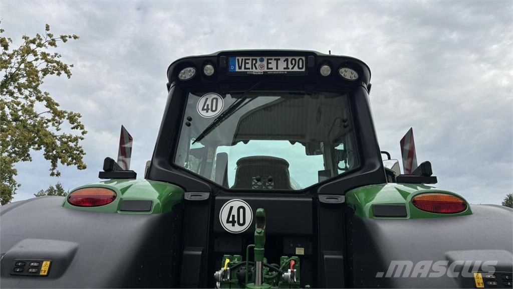 John Deere 6M240 Tractoren