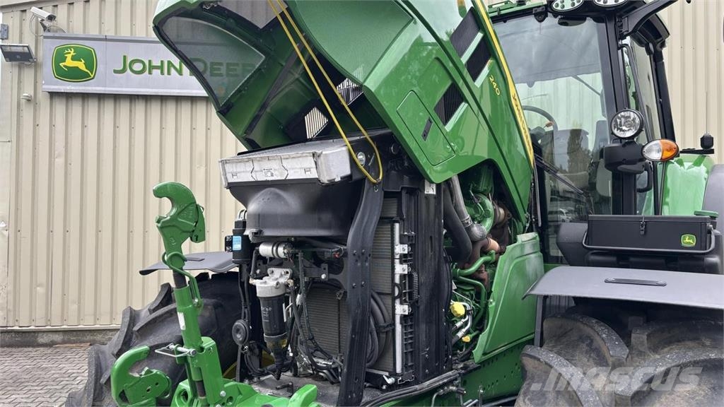John Deere 6M240 Tractoren