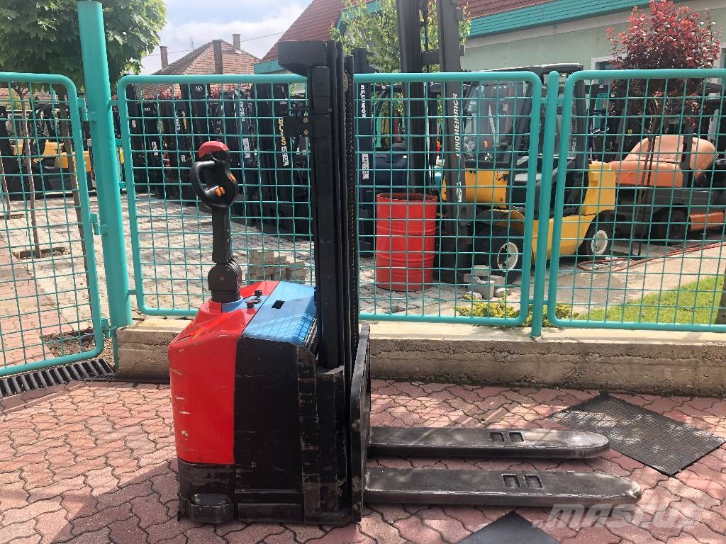 Heli CDD12 V-3431 IO 自走式堆積機