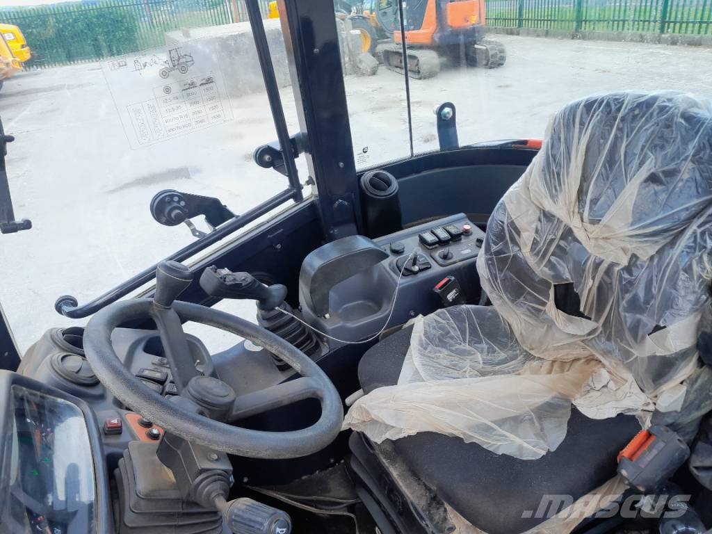 Kubota R 085 Фронтальні навантажувачі
