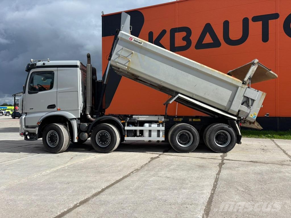 Mercedes-Benz Arocs 3258 8x4 RETARDER / BOX L=5542 mm Pašizgāzējs