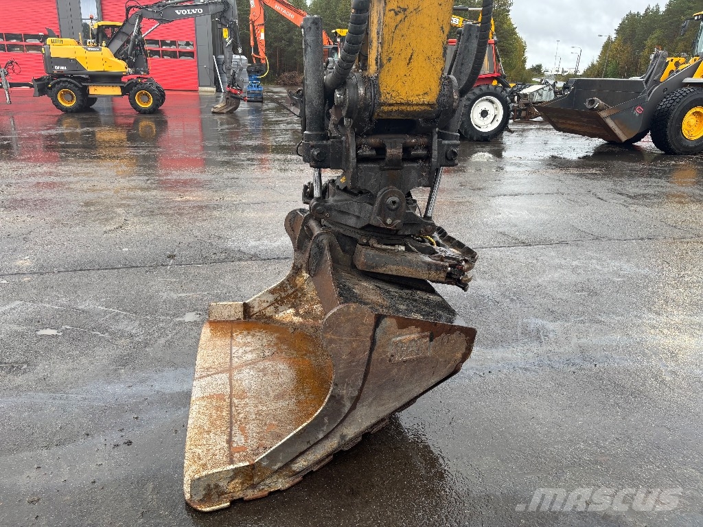 CAT 318 FL / Pyörittäjä, 3D, 3 kauhaa, Ym! Bageri guseničari