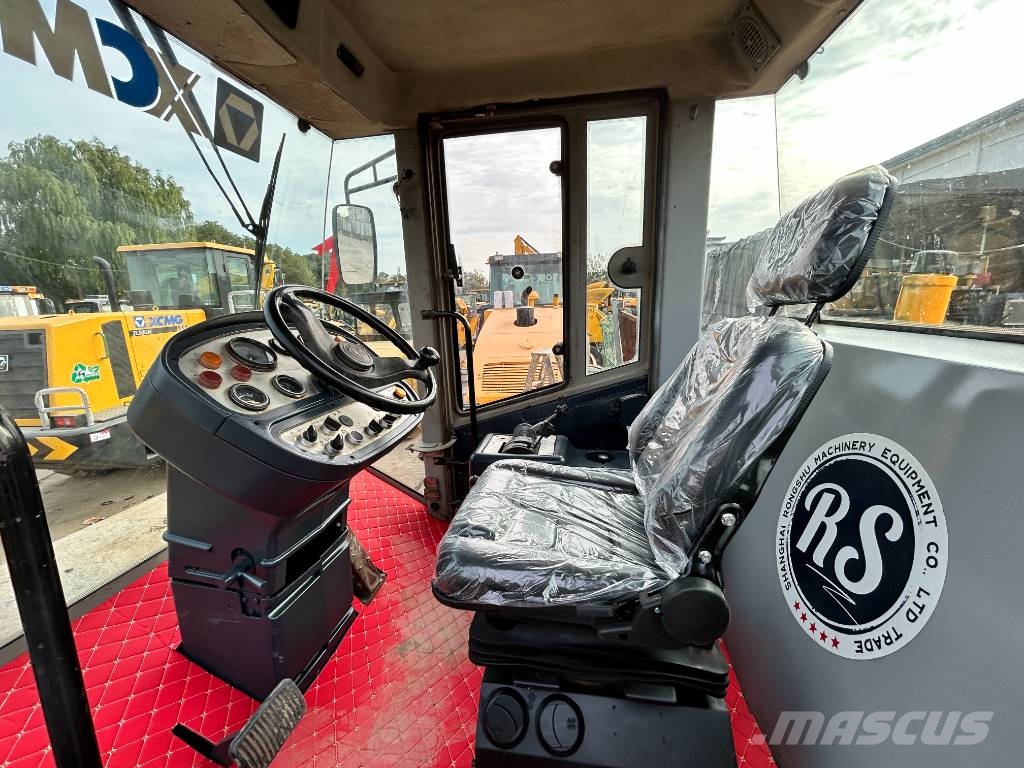 XCMG XS 223 J Trilrolwalsen