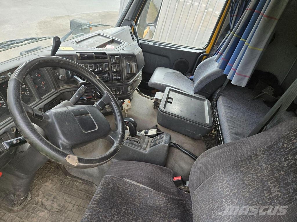 Volvo FM12 6X2 شاحنات قلابة