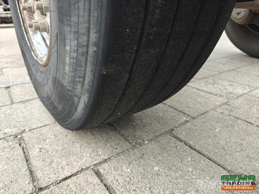 Renders EURO 700 20FT - 3040KG - 2 Mercedes Axles Disc Bra Semirremolques portacontenedores