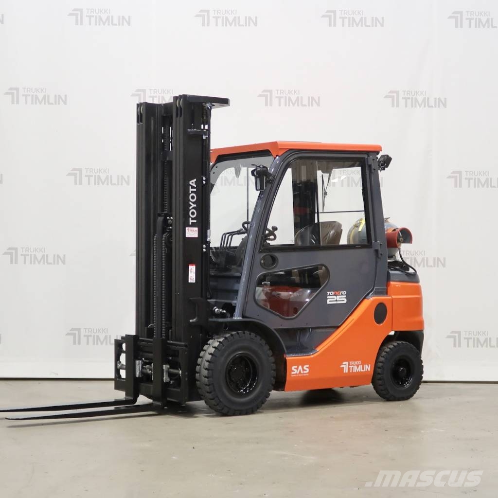 Toyota 02-8FGF25 Περονοφόρα ανυψωτικά κλαρκ με φυσικό αέριο LPG