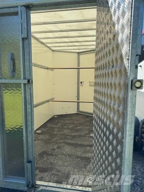 Ifor Williams BV105 Furgons