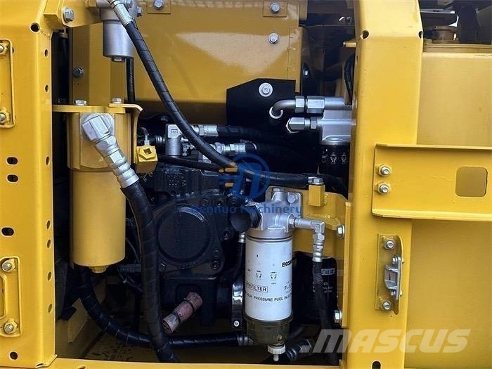Komatsu PC 120-8 حفارات زحافة