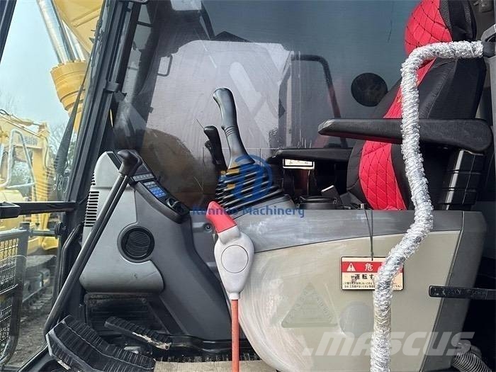 Komatsu PC 120-8 حفارات زحافة