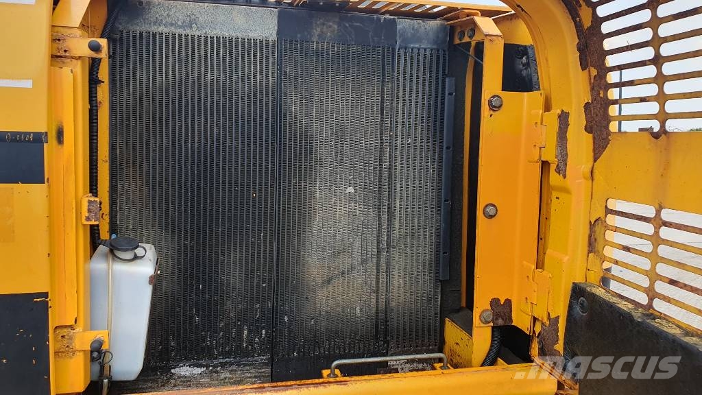 JCB JS 220 LC Escavatori cingolati