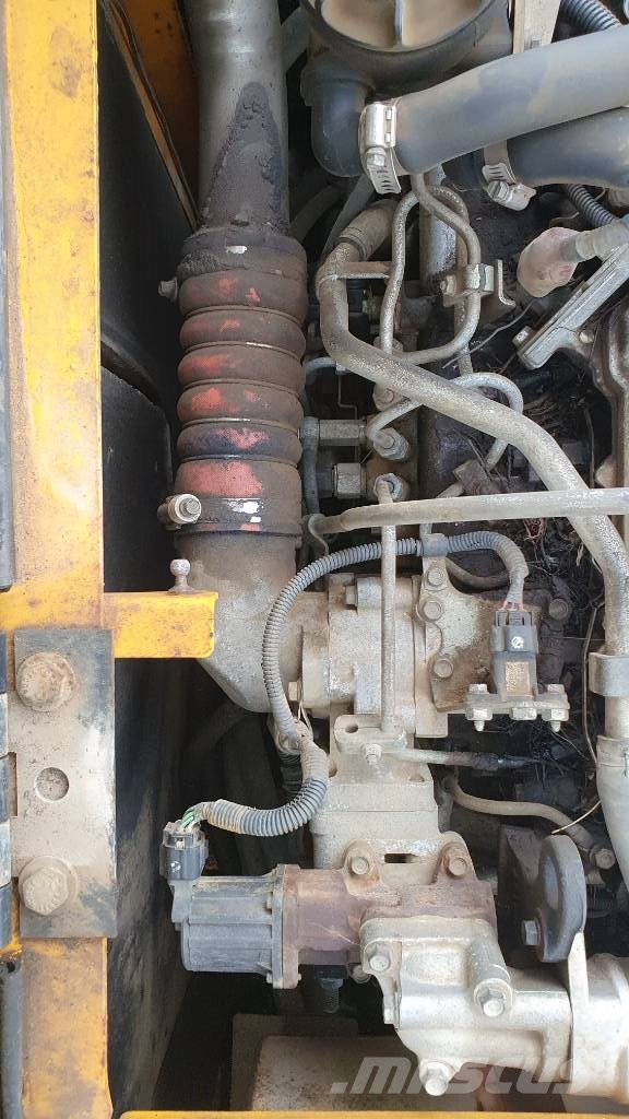 JCB JS 220 LC Escavatori cingolati