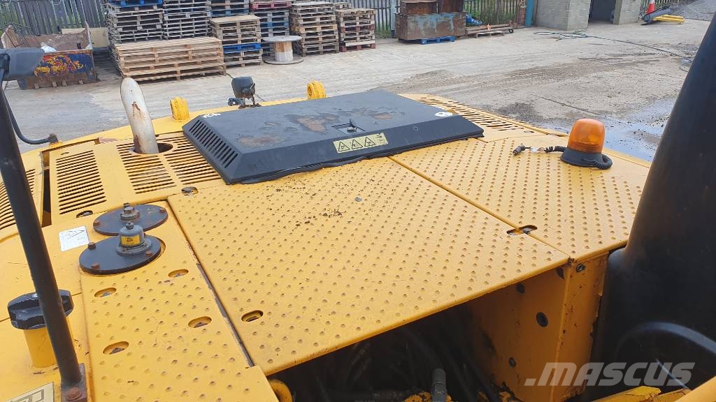 JCB JS 220 LC Escavatori cingolati