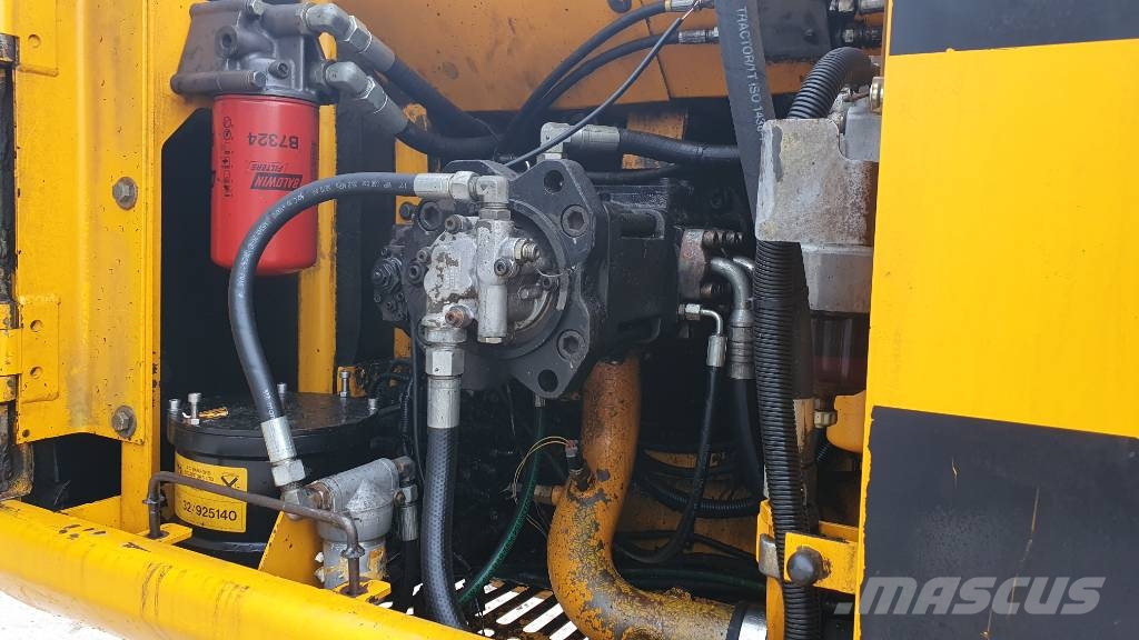 JCB JS 220 LC Escavatori cingolati