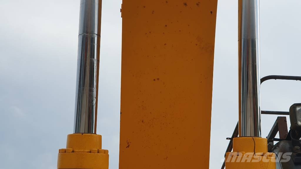 JCB JS 220 LC Escavatori cingolati