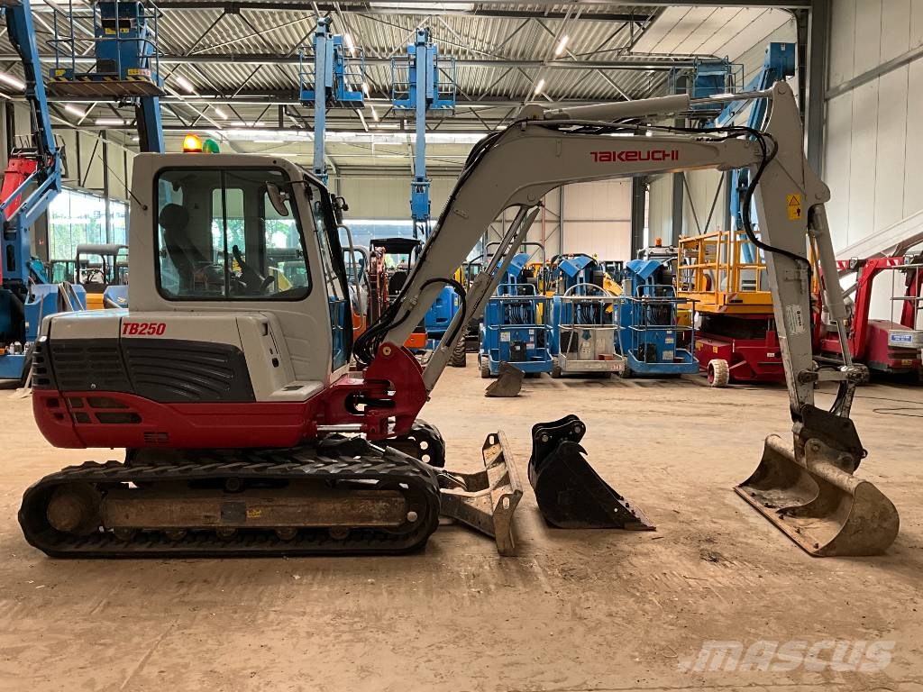 Takeuchi TB 250 Minigravere <7t
