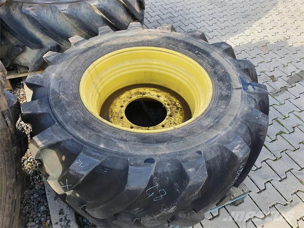 Nokian 600/60R28 x2 Gume, kolesa in platišča