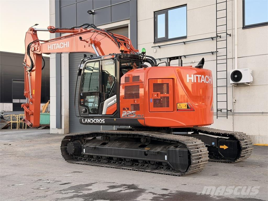 Hitachi ZX225USLC-7 Kāpurķēžu ekskavatori