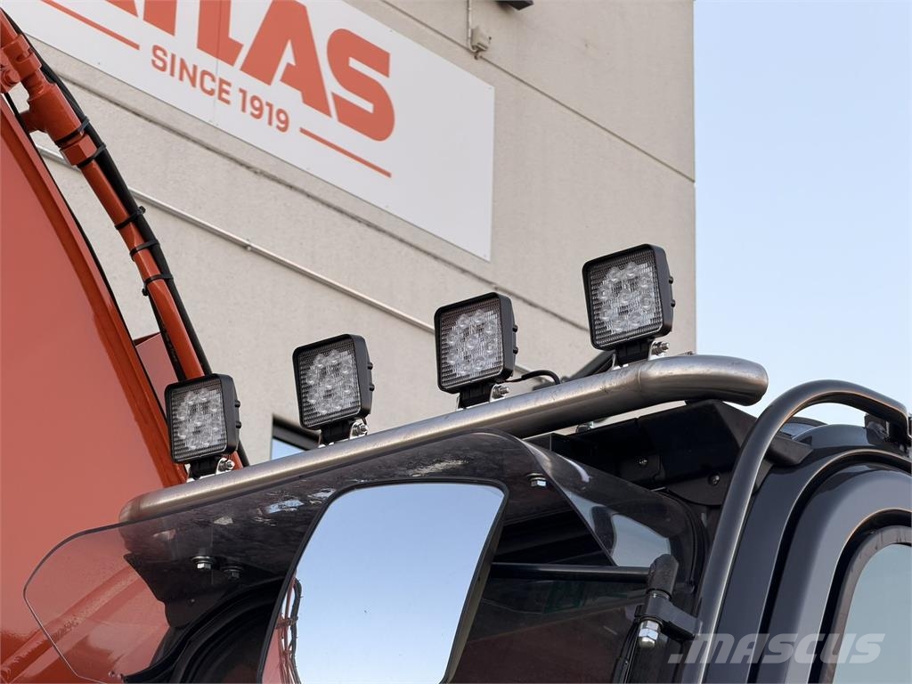 Hitachi ZX225USLC-7 Kāpurķēžu ekskavatori