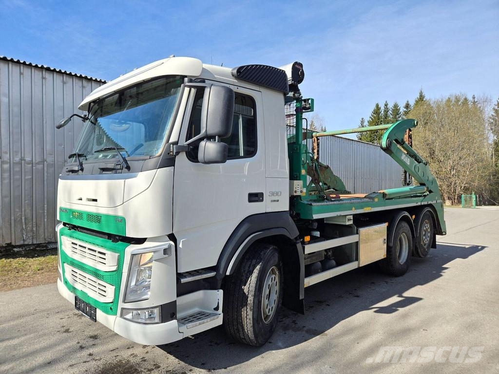 Volvo FM380 6X2 JOAB 2 CONTAINER Camiones portacubetas