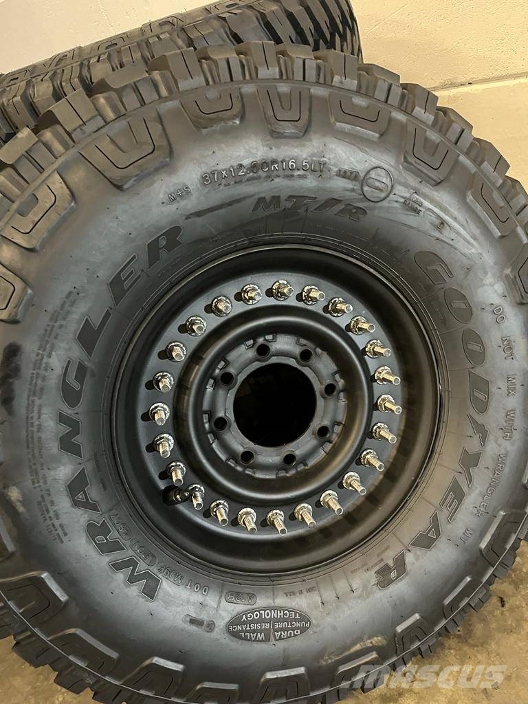 Goodyear 37x12.50R16.5 LT Wrangler MT/R Nice used/Demo Neumáticos, ruedas y llantas