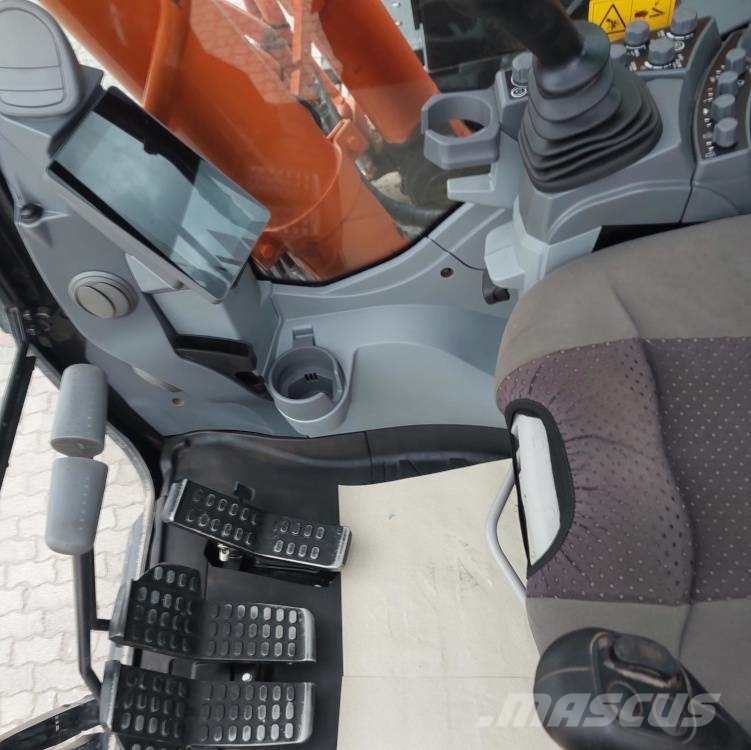 Hitachi ZX 300 LCN-7 履带挖掘机
