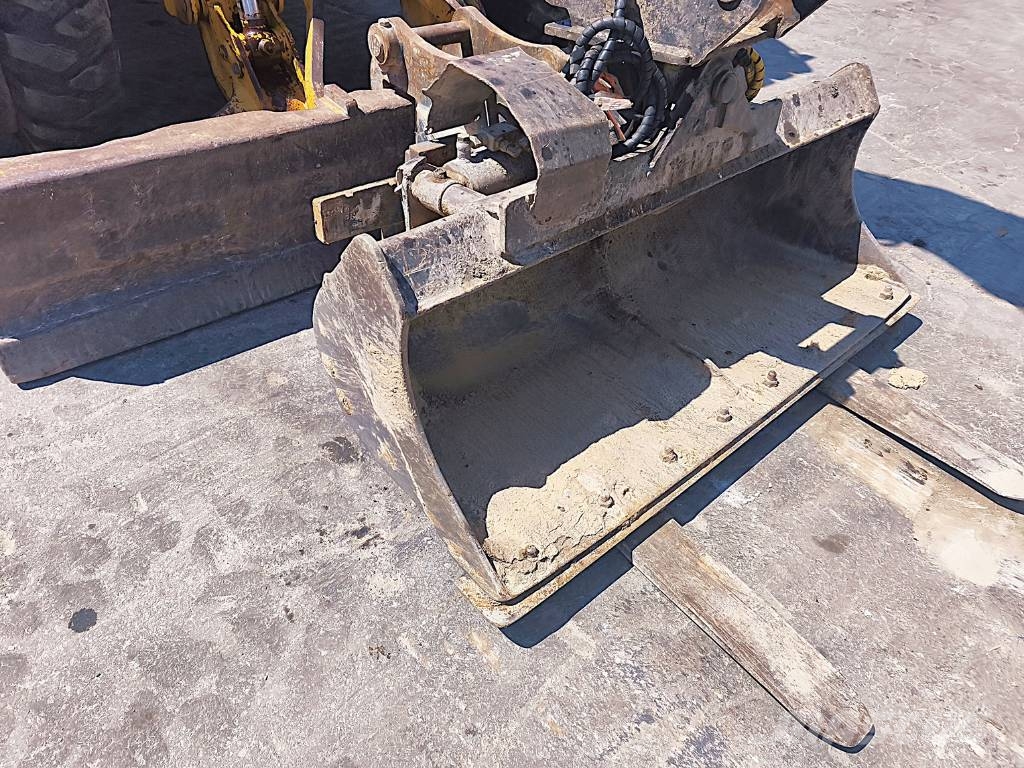 Komatsu PW 118 MR-8 حفارات بعجل