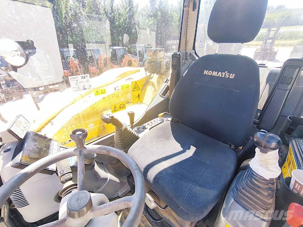 Komatsu PW 118 MR-8 حفارات بعجل