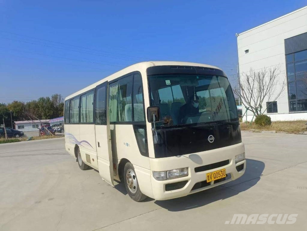 Nissan Civilian Autobus interurbain