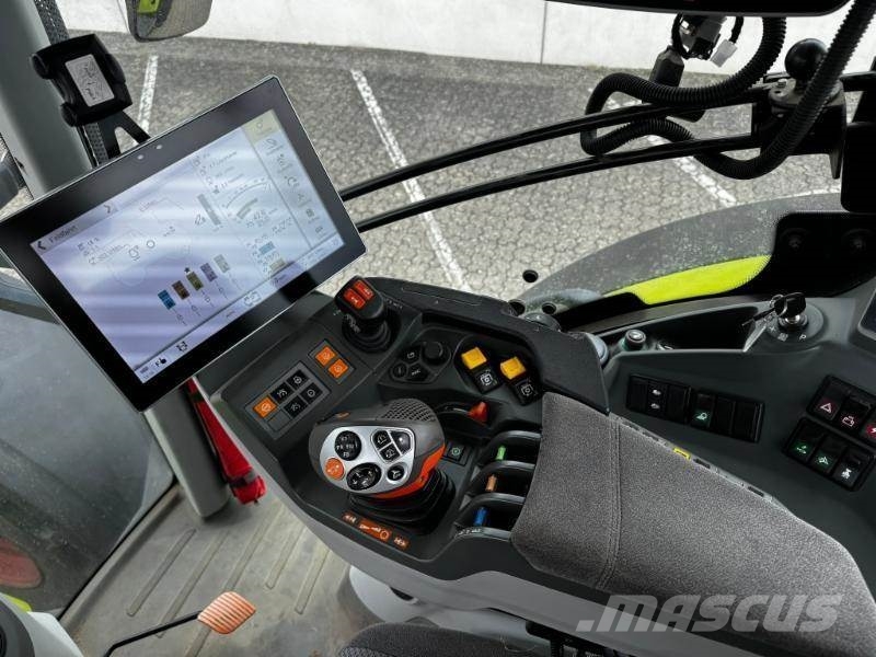 CLAAS AXION 830 트랙터