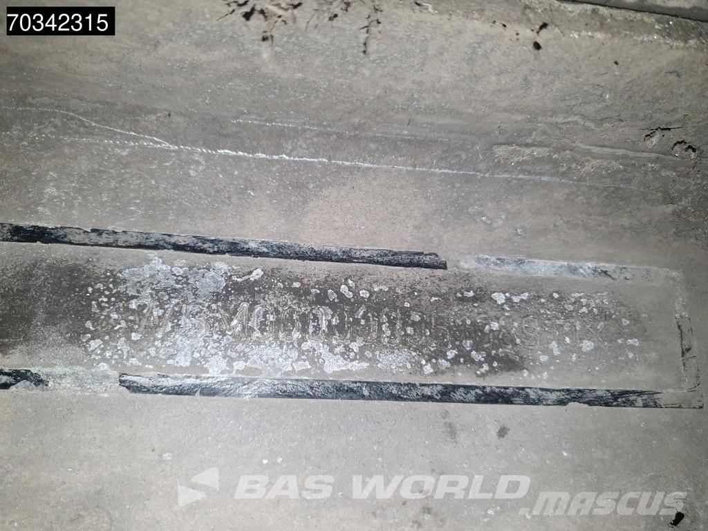 Schmitz Cargobull SCB*S3B Lift Axle Tailgate 250x270cm Piekabes ar temperatūras kontroli