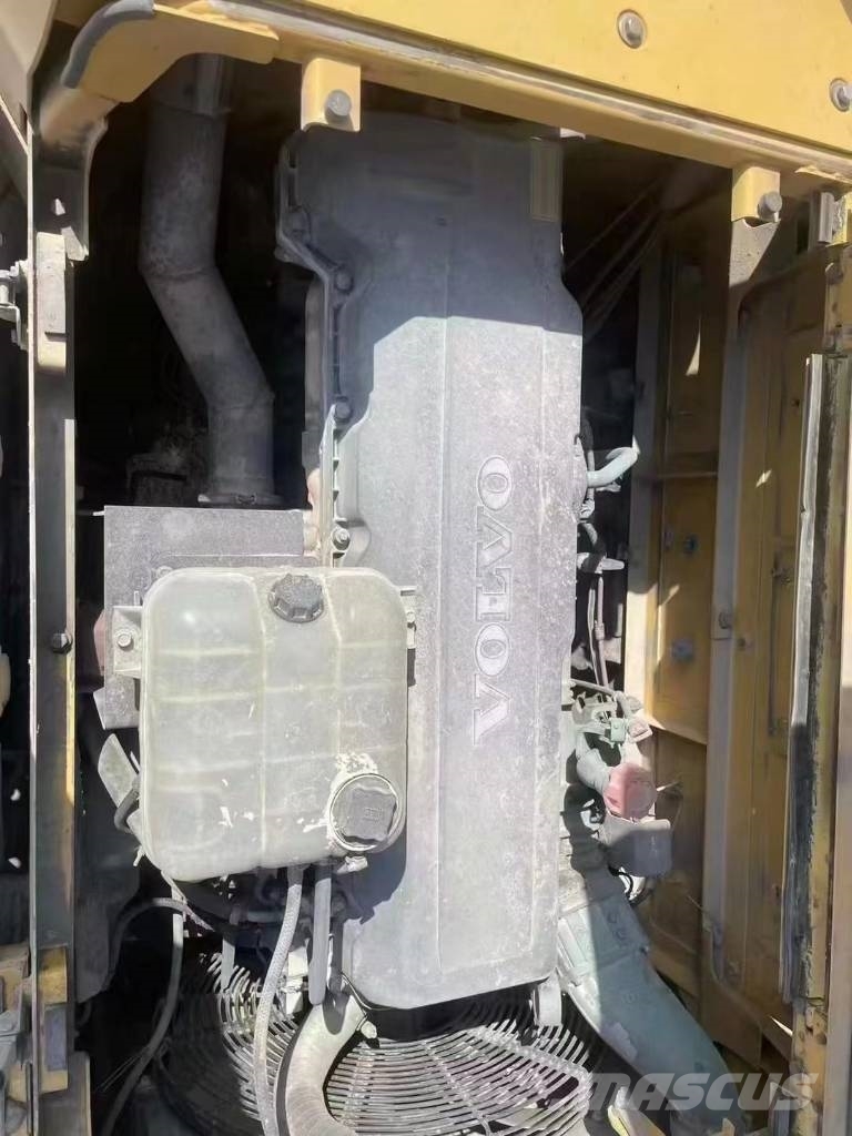 Volvo EC 480 D Bageri guseničari