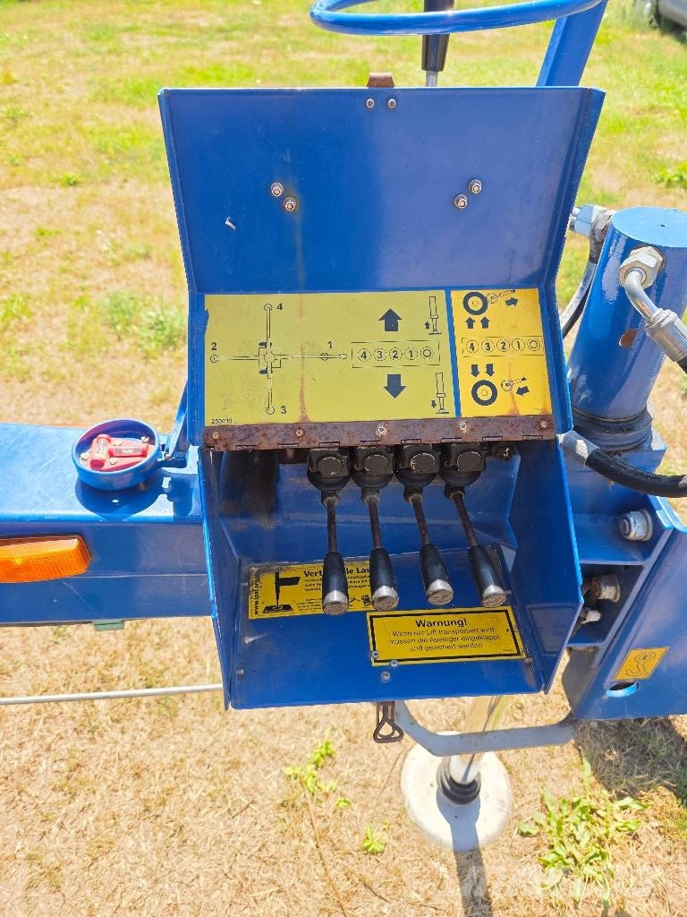 Denka-Lift MK25 DK3 Anhänger Arbeitsbühne Piattaforme aeree su rimorchio