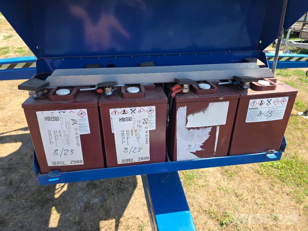 Denka-Lift MK25 DK3 Anhänger Arbeitsbühne Piattaforme aeree su rimorchio