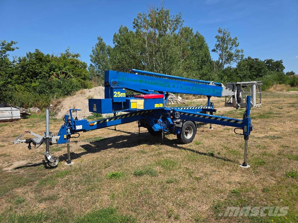 Denka-Lift MK25 DK3 Anhänger Arbeitsbühne Piattaforme aeree su rimorchio