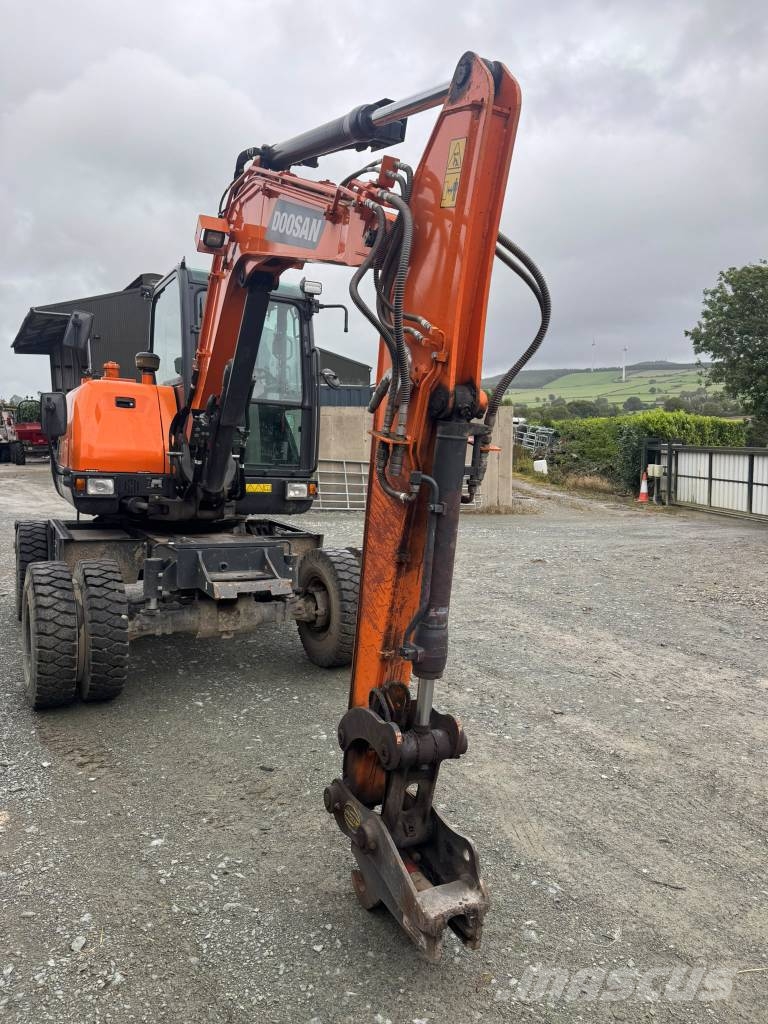 Doosan DX 57 W-7 Pelle sur pneus