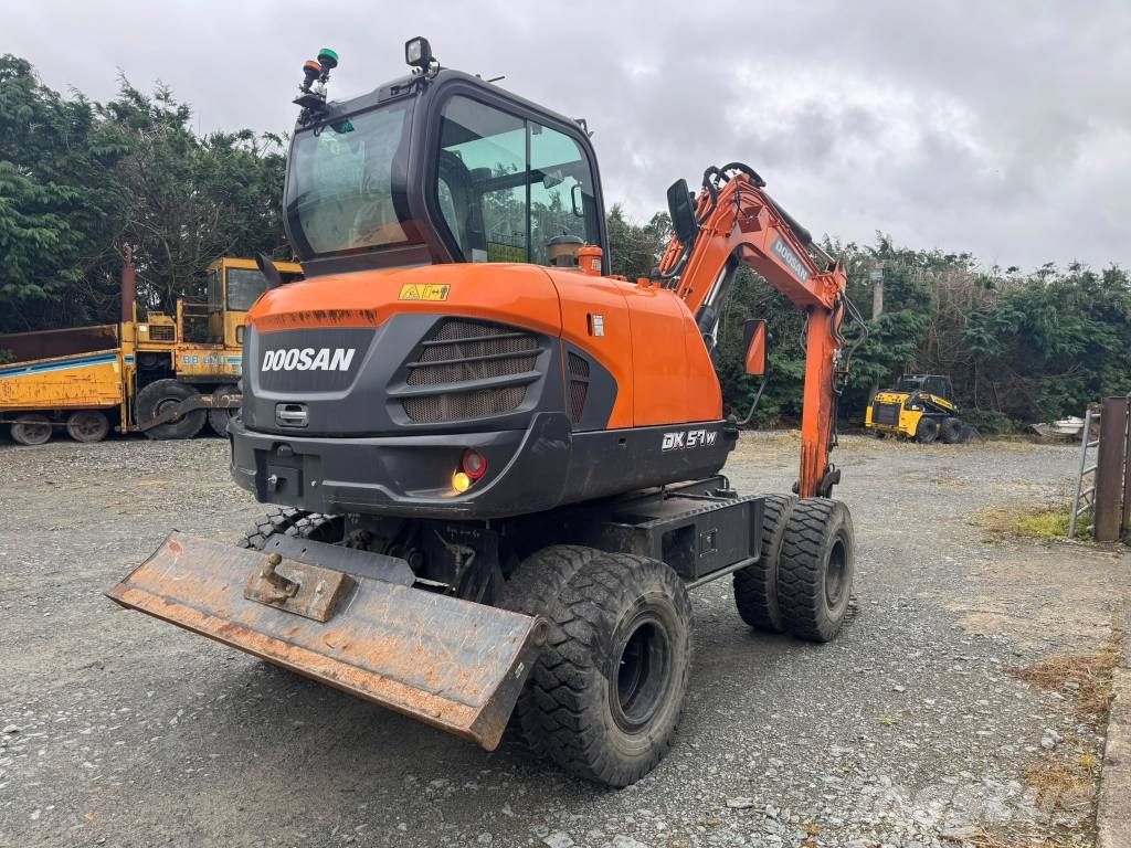 Doosan DX 57 W-7 Pelle sur pneus