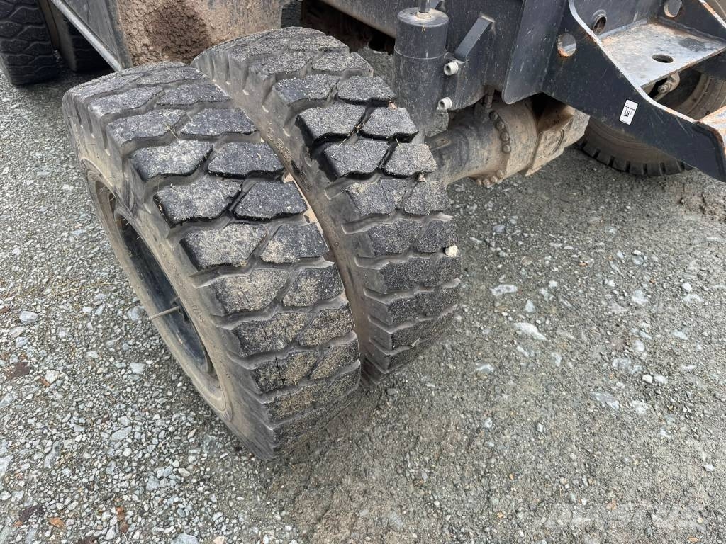 Doosan DX 57 W-7 Pelle sur pneus