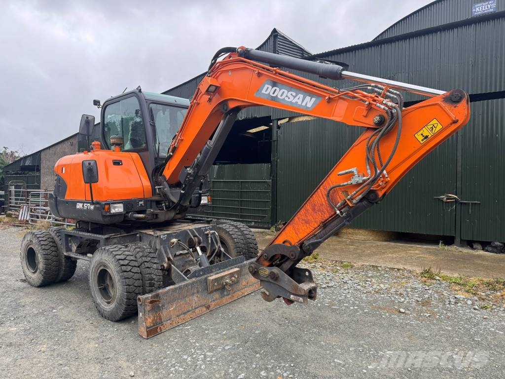 Doosan DX 57 W-7 Pelle sur pneus