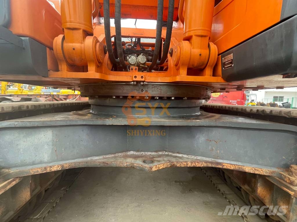 Doosan DX 500 LCA Kāpurķēžu ekskavatori