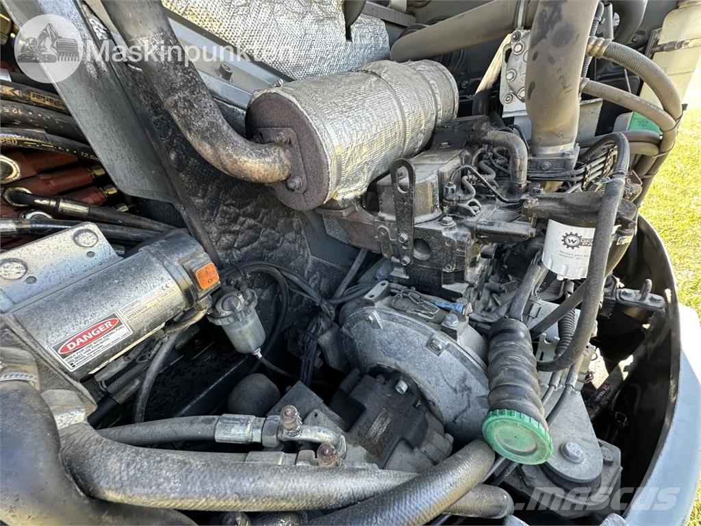 Neuson 50z3 RD حفارات زحافة