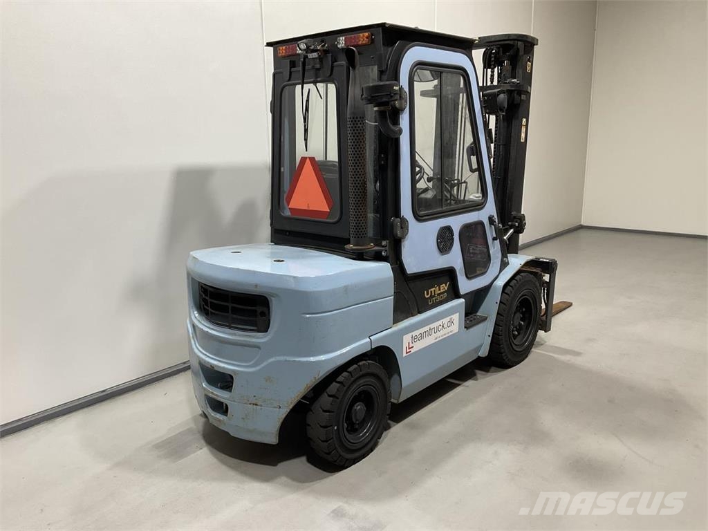 Utilev UT30P Дизельні навантажувачі