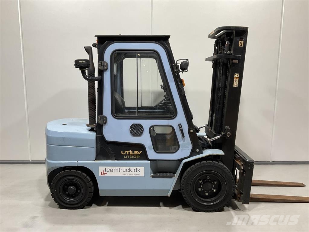 Utilev UT30P Дизельні навантажувачі