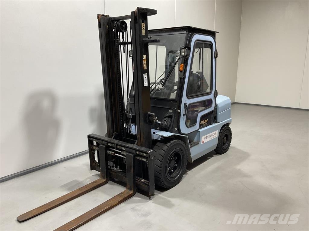 Utilev UT30P Дизельні навантажувачі