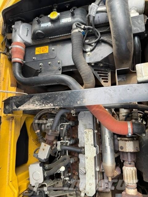 New Holland E 140 C SR حفارات زحافة