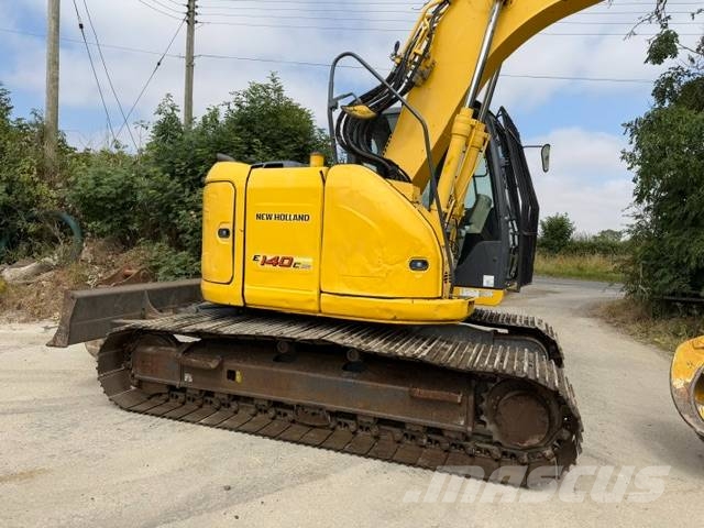 New Holland E 140 C SR حفارات زحافة