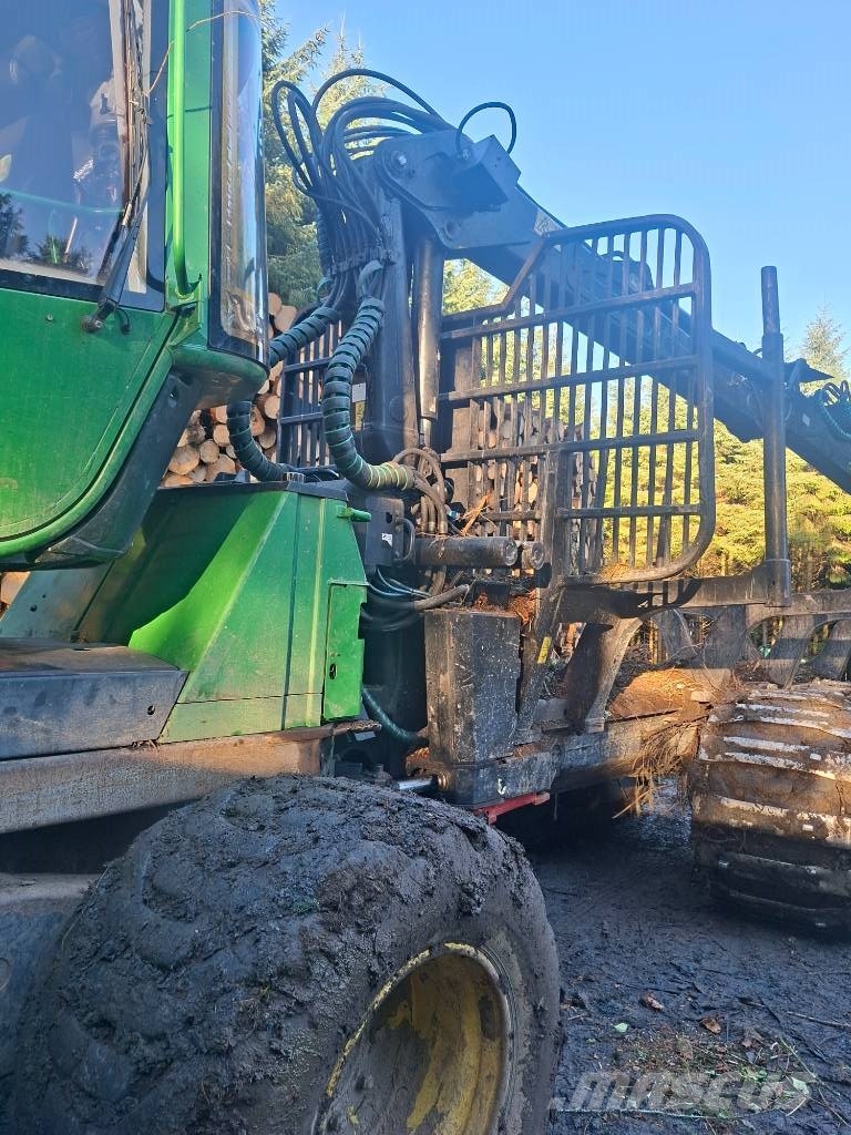 John Deere 1010 E Forwarders