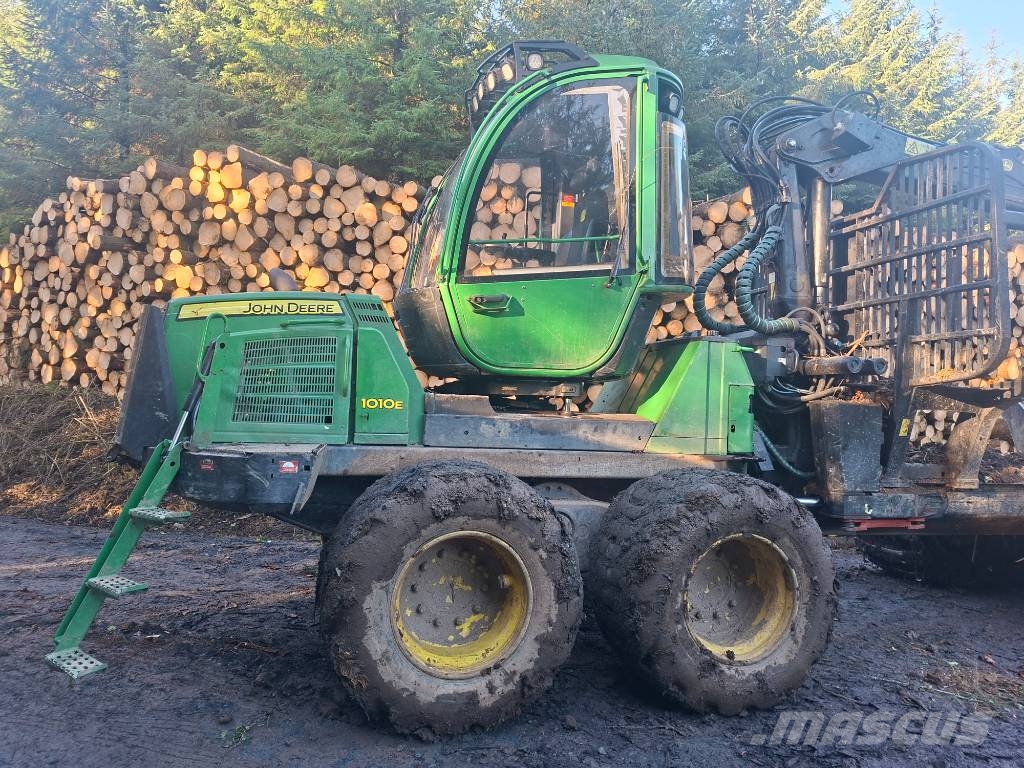 John Deere 1010 E Forwarders