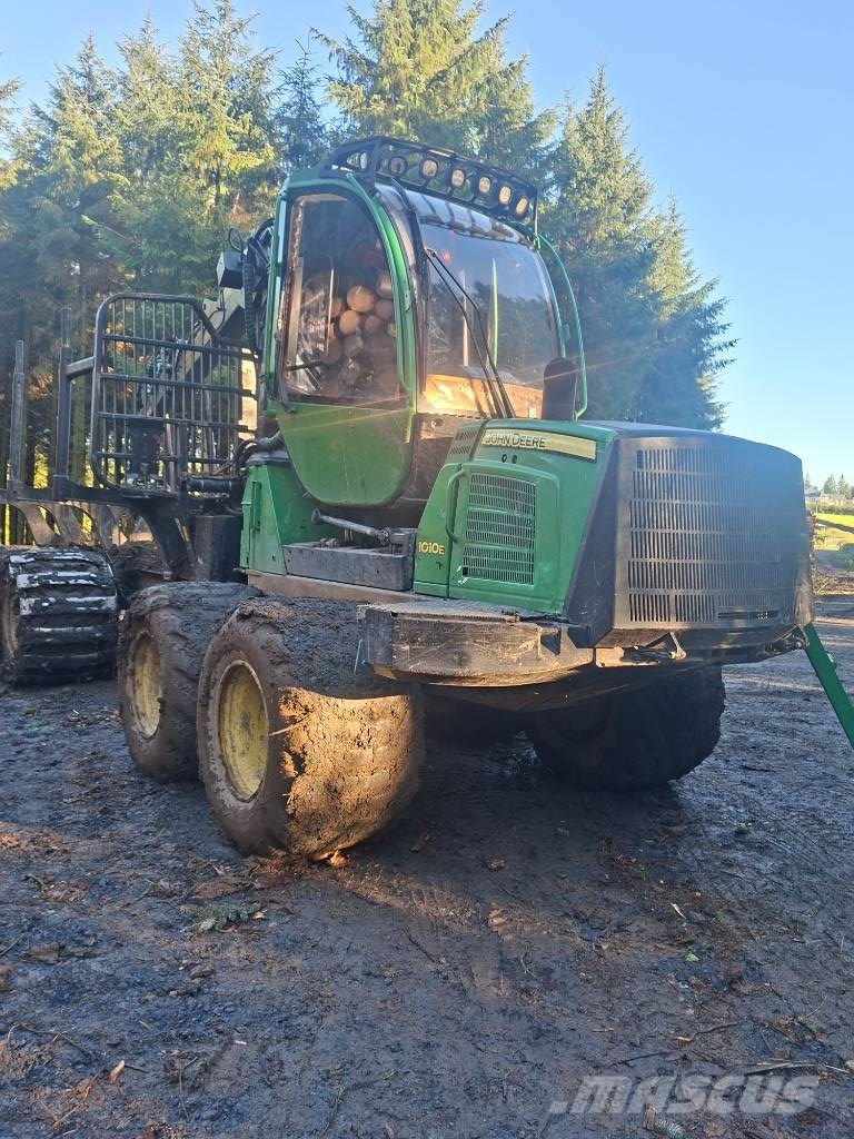 John Deere 1010 E Forwarders