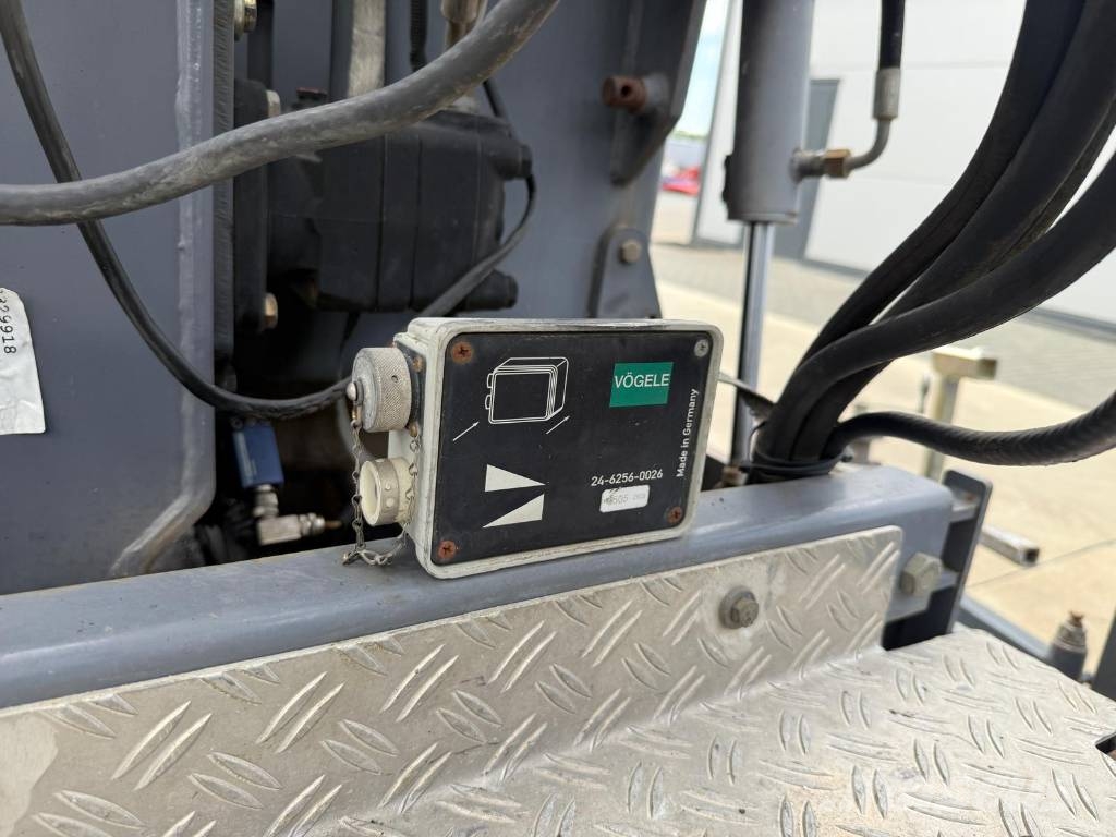 Vögele Super 800 معدات السفلتة