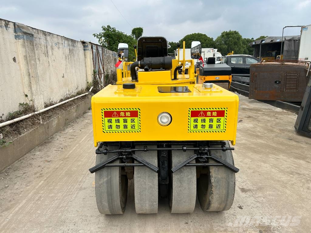 Bomag BW 121 AC Rouleaux monocylindre